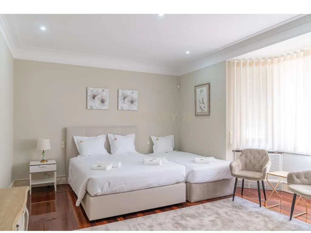 Moradia de Luxo no Coração do Porto – Totalmente Renovada - Image 15