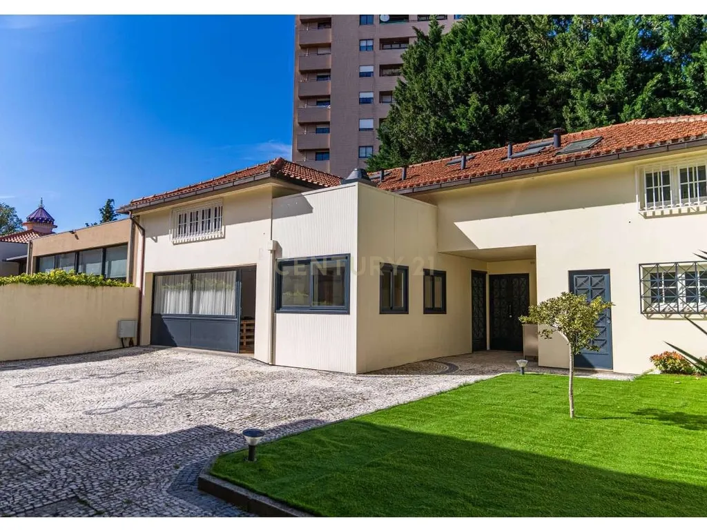 Moradia de Luxo no Coração do Porto – Totalmente Renovada - Image 28