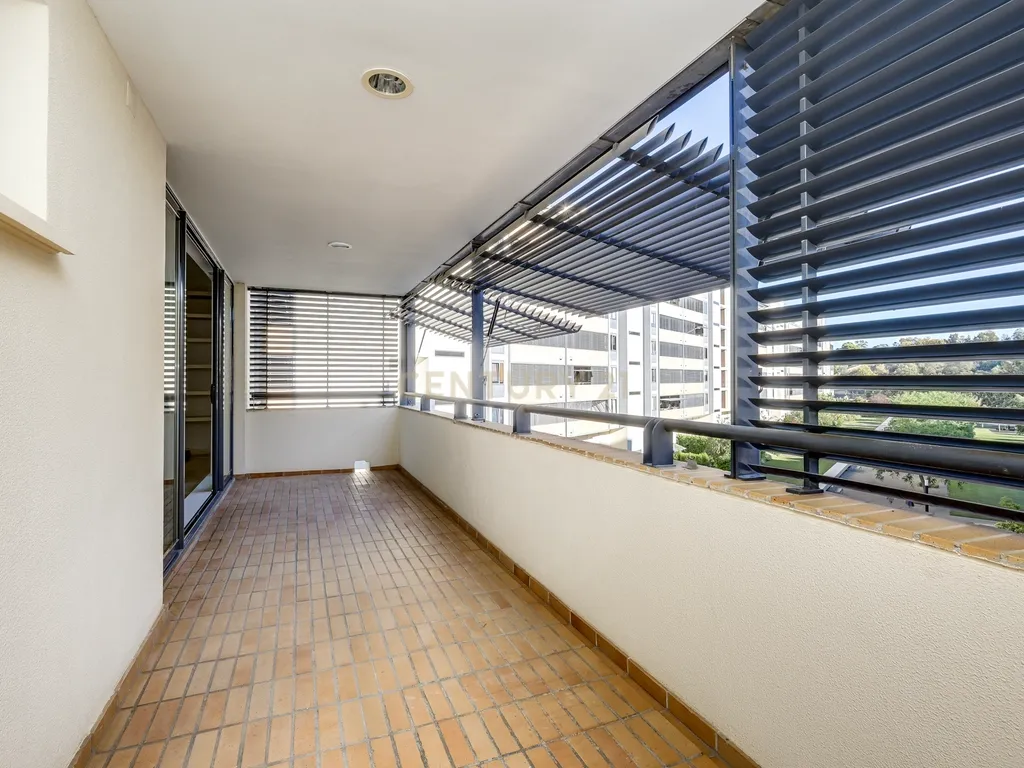 T2 com grande terraço no condominio Jardim das Laranjeiras em São Domingos de Benfica, Lisboa - Image 4