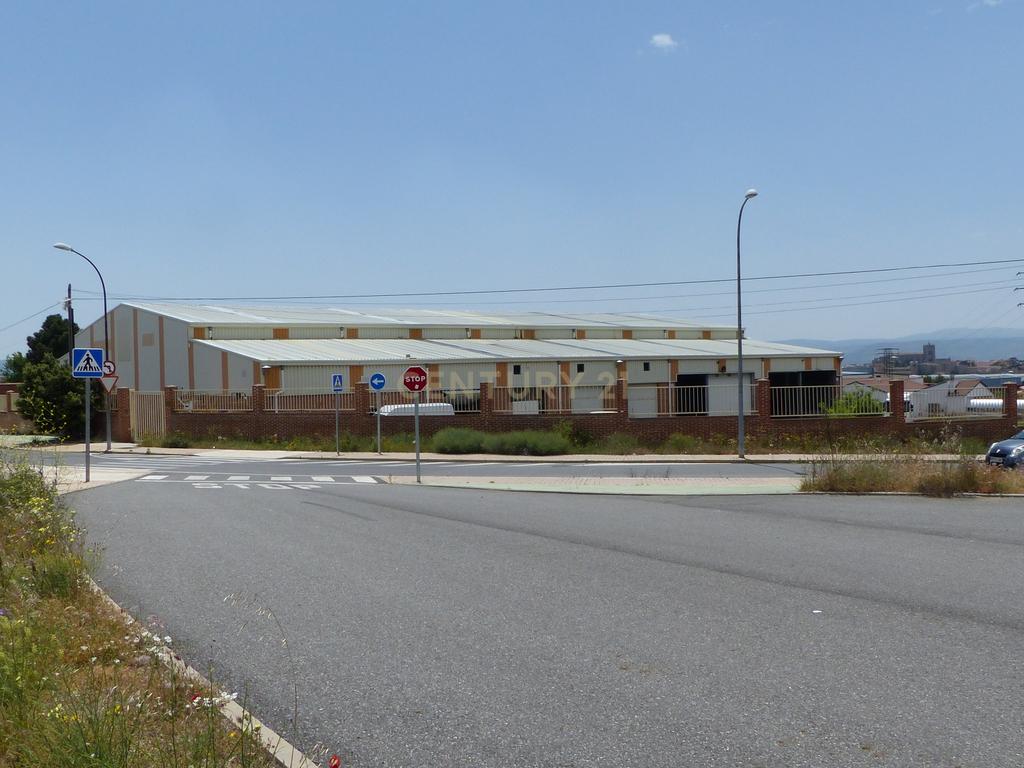 Armazém Comercial em Ávila - Excelente Localização e Acessos - Image 47
