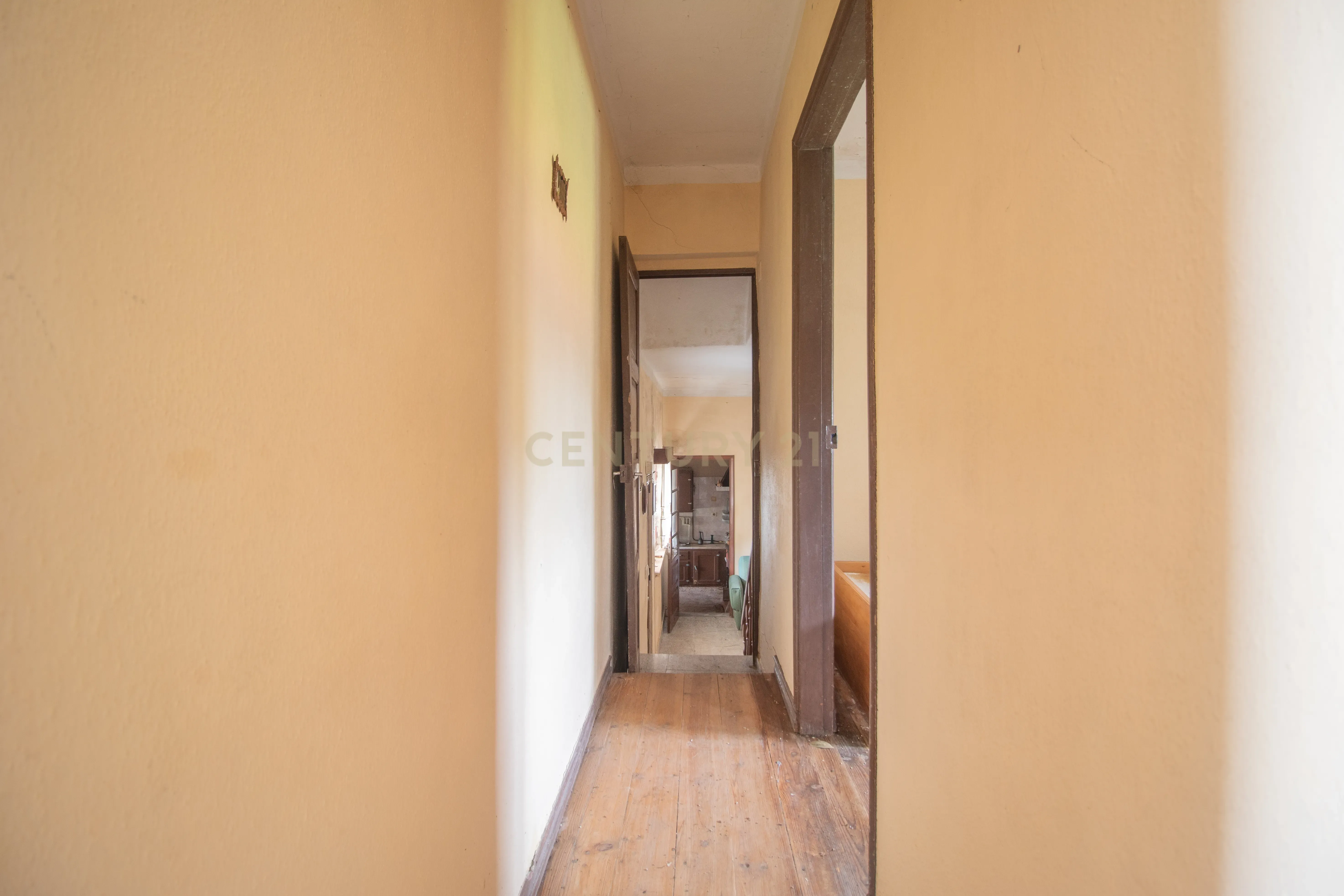 Fotografia 9 de Moradia T4 com Garagem e Quintal em Chão de Couce – Oportunidade com Potencial em Ansião
