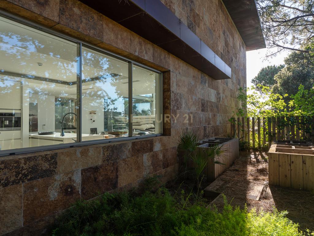 Moradia Exclusiva em Primeira Linha de Mar com Piscina Infinita / Tróia-Carvalhal - Image 82