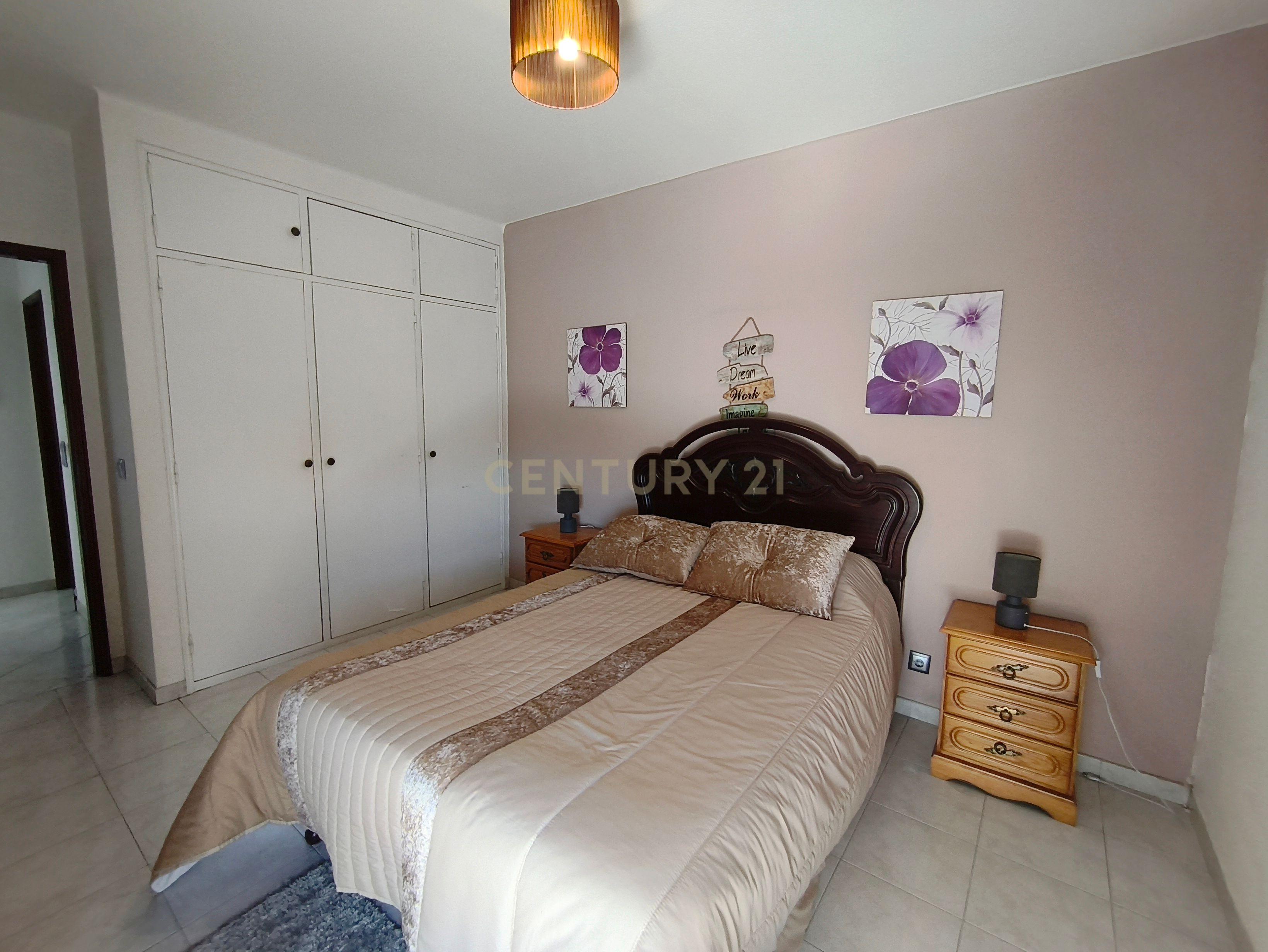 Fotografia 9 de Apartamento TI com garagem  em Quarteira para Arrendamento