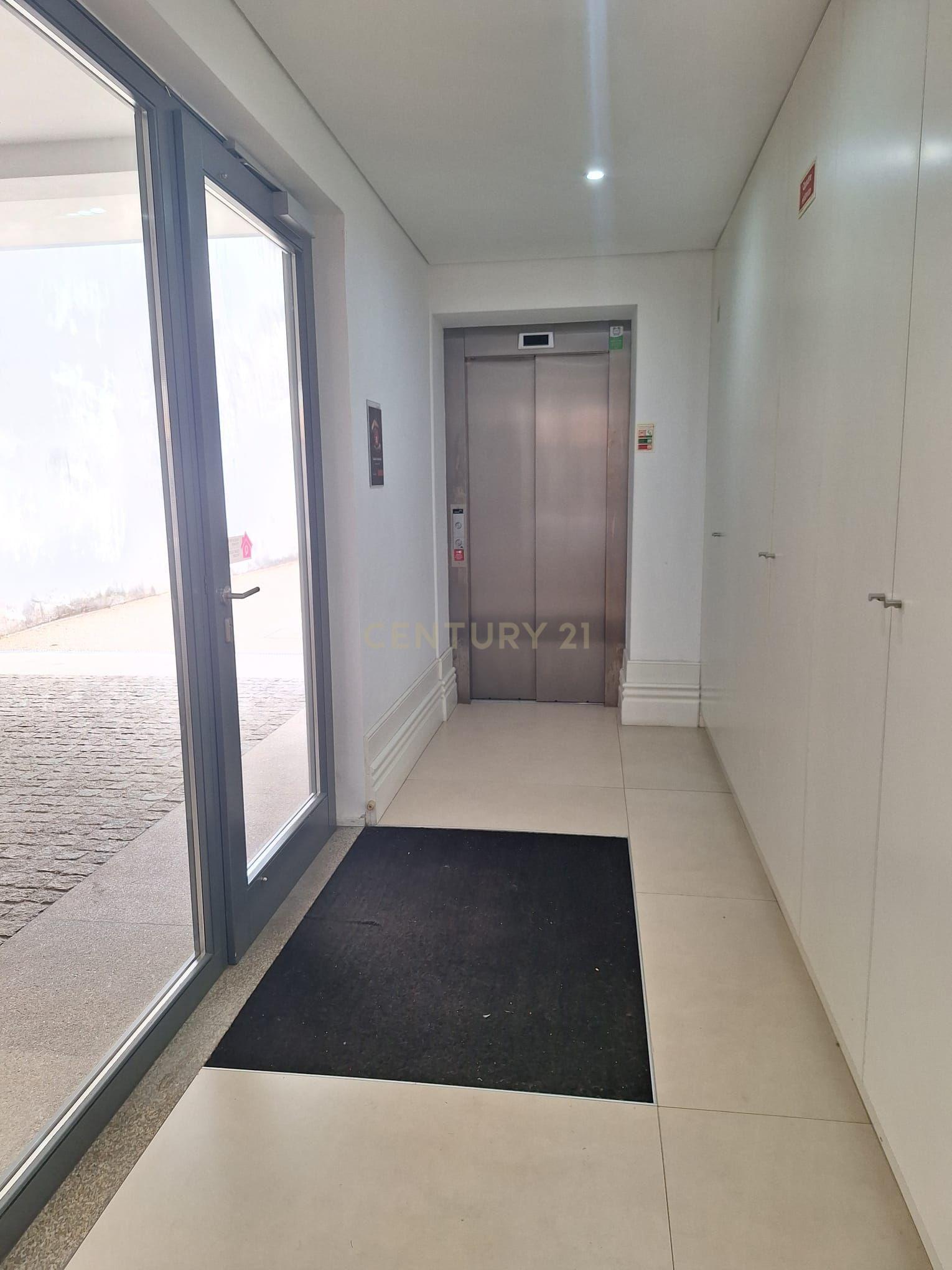 Apartamento T2 moderno na Rua do Bonfim, Porto. - Image 7