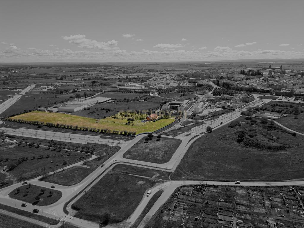 ÉVORA-PORTUGAL- Terreno em Local de Luxo,  Construível em Évora - 31.681m² -Oportunidade para SI e para ÉVORA! - Image 6