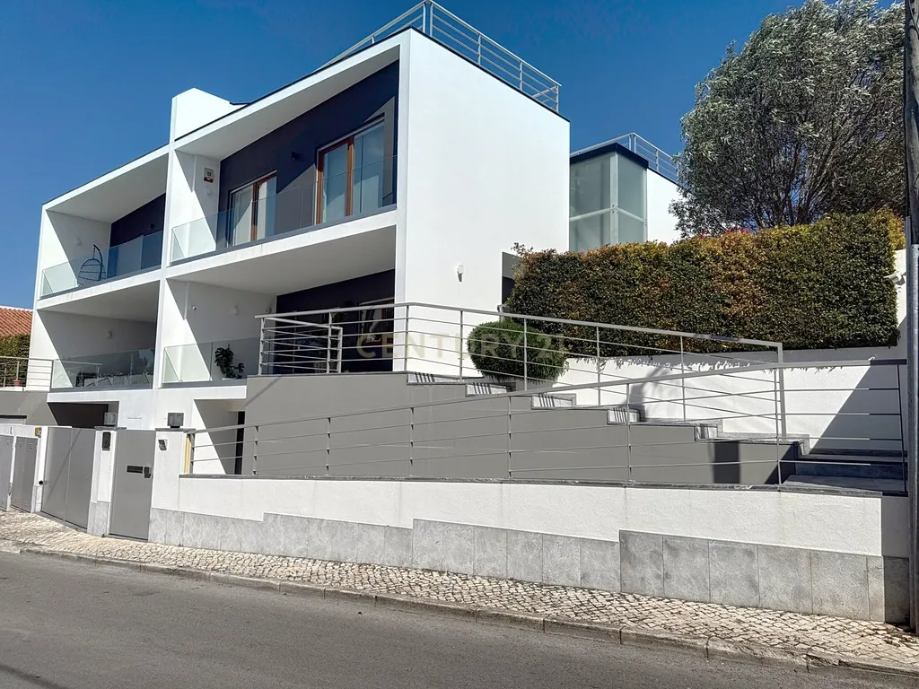 Luxuosa Moradia T3 com Vista Mar em S. Pedro do Estoril, Parede - Image 63