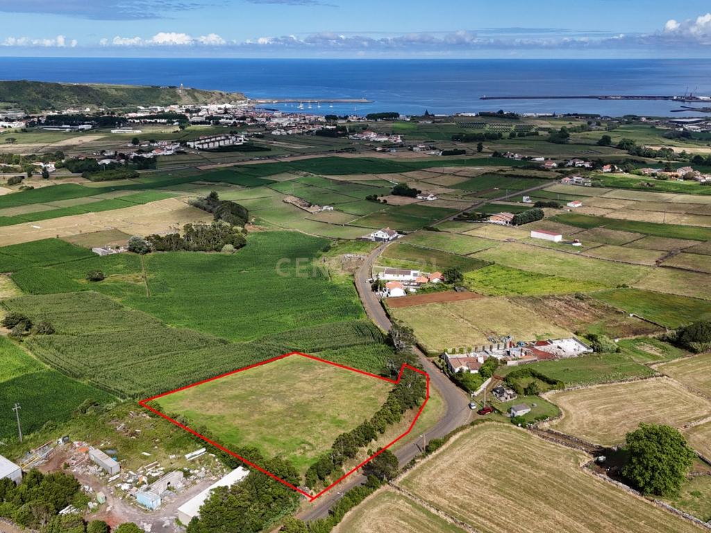 Terreno com Vista Mar em Praia da Vitória, Ilha Terceira - Image 1