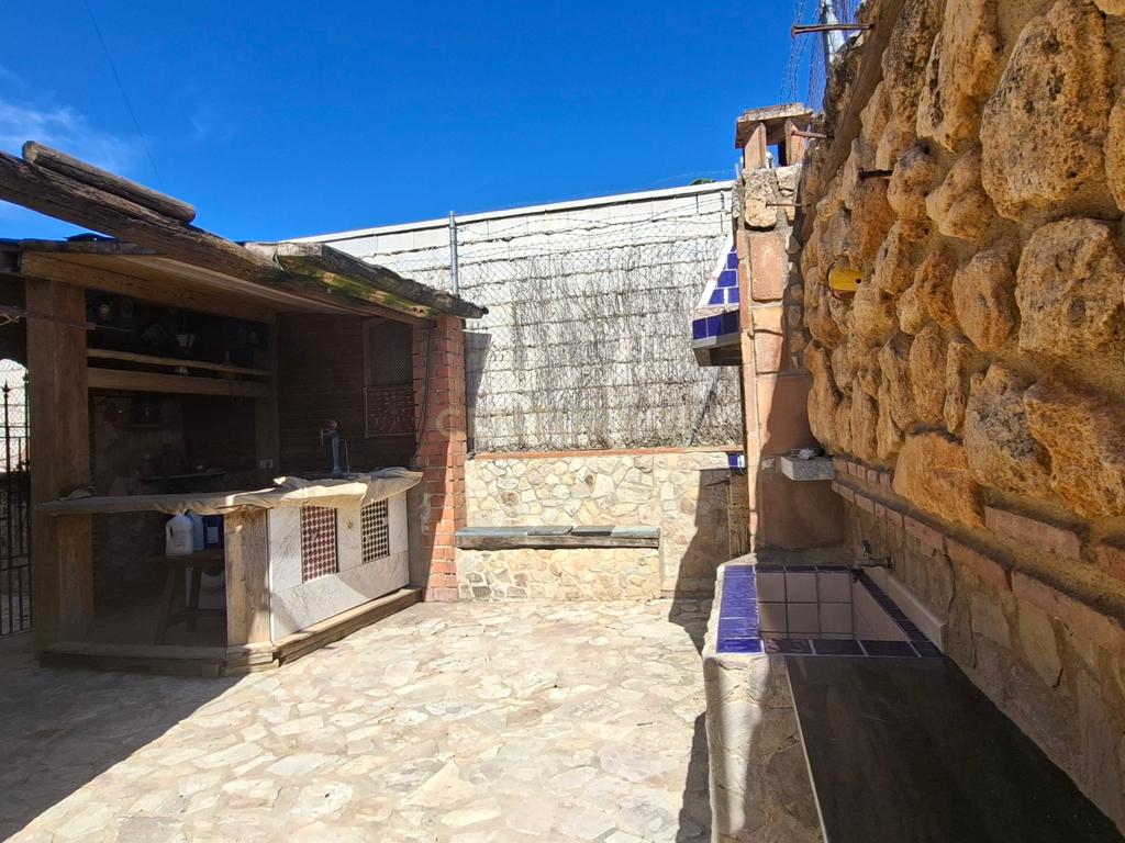 Moradia andaluza independente com piscina privada, jardim bem cuidado, cozinha exterior com churrasqueira e charme tradicional na tranquila zona residencial de Los Arroyos (Arriate), a apenas 10 minutos de Ronda e a menos de uma hora da Costa del Sol — pronta a habitar. - Image 22