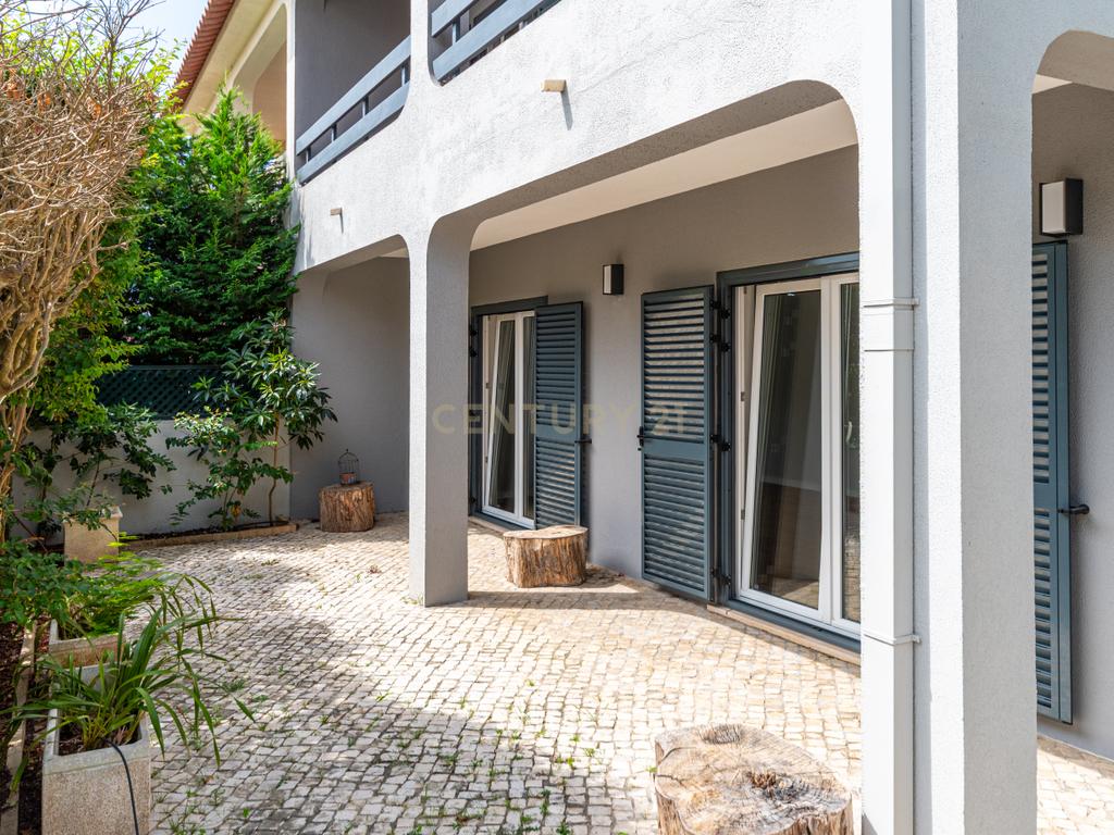 Moradia Unifamiliar T5 em Carcavelos  - Image 3