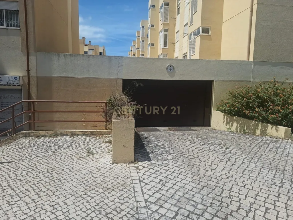 Apartamento T2 no Alto da Faia em Telheiras - Image 13