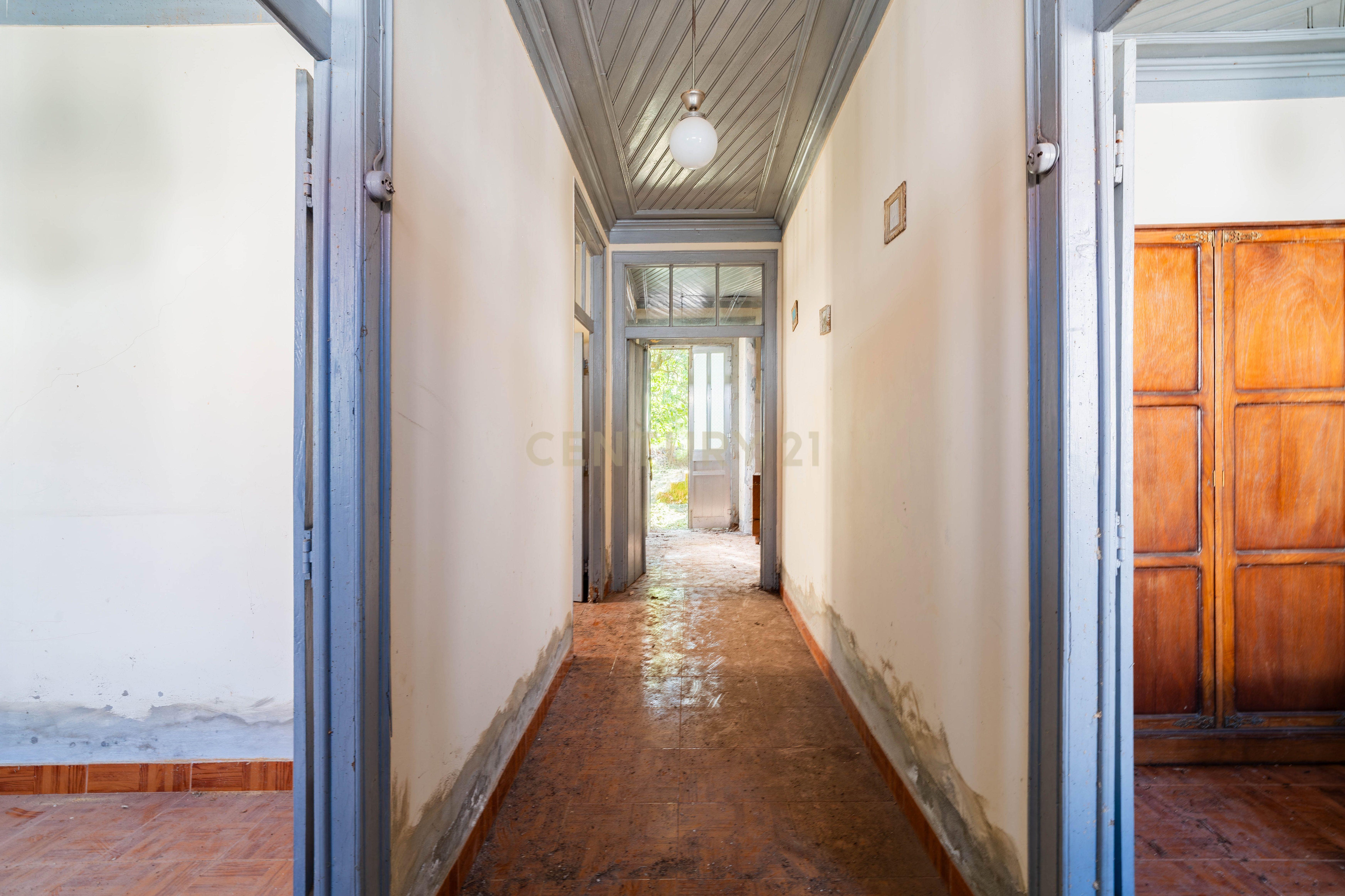 Fotografia 5 de Moradia Térrea com Excelente Potencial  2.116 m2 de terreno Localização Priviligiada