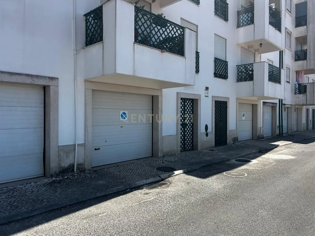 Apartamento T3 em Tomar com garagem e Localização Privilegiada - Image 18