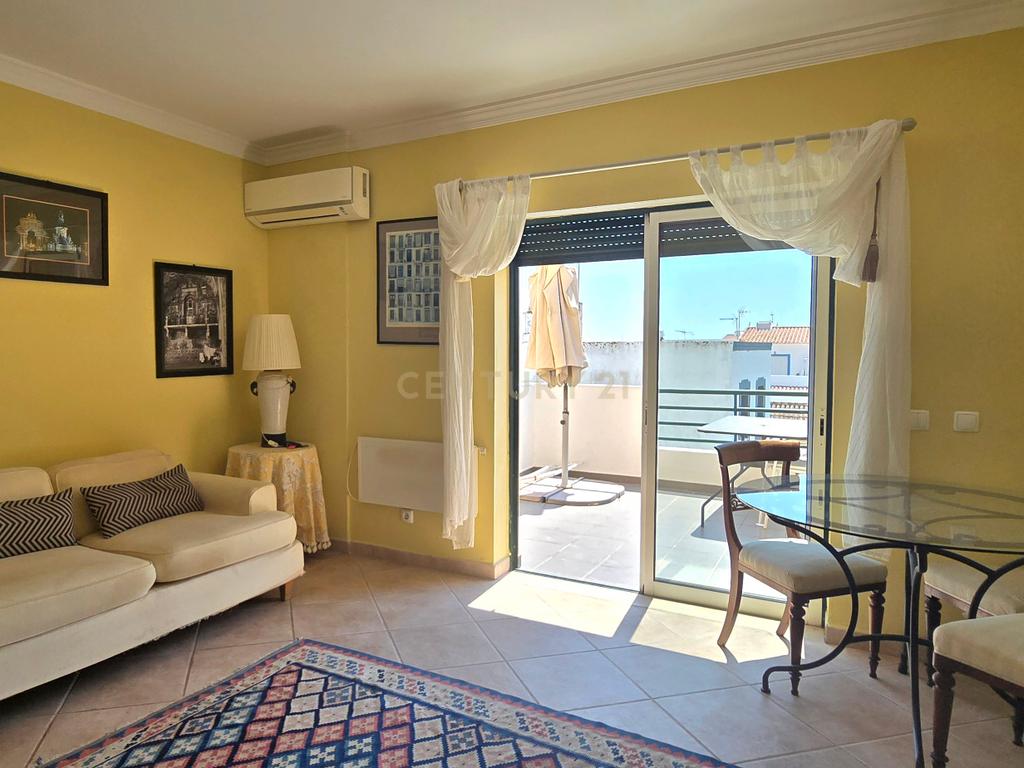 Apartamento T1 com Piscina, Terraço e Garagem | Arrendamento Anual | Santa Luzia, Tavira - Image 7