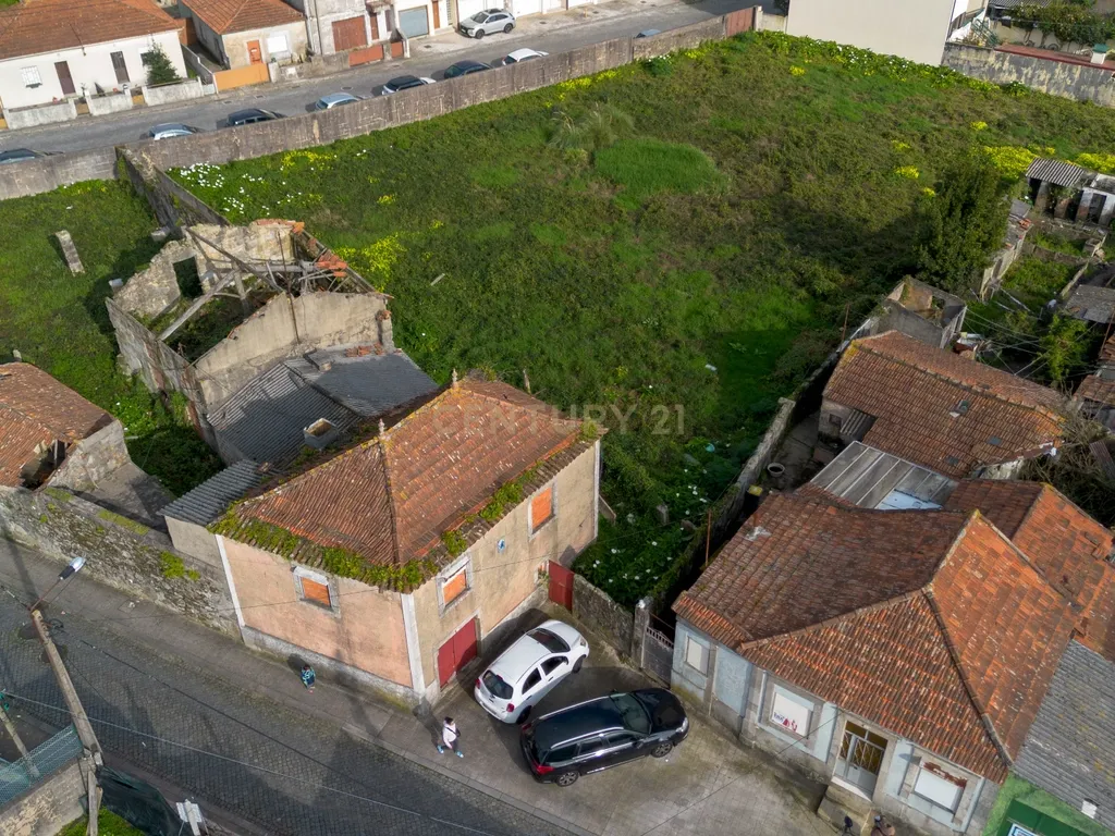 Edifício para Recuperação em Matosinhos - 547m² por 170.000€ - Image 1