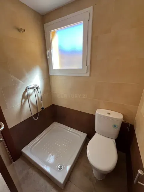 Luxuosa Moradia com Vista para a Montanha em Tarragona - Image 7