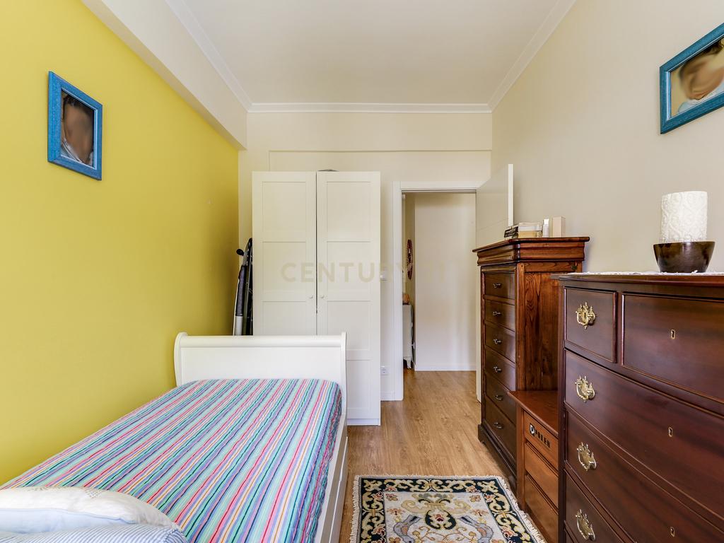Apartamento T3 em Cascais com Luz Natural e Boa Localização - Image 16