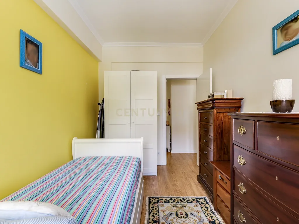 Apartamento T3 em Cascais com Luz Natural e Boa Localização - Image 16