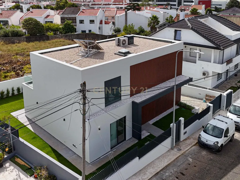 Moradia T4 Premium independente com Piscina (Nova Construção) / Barcarena - Image 45