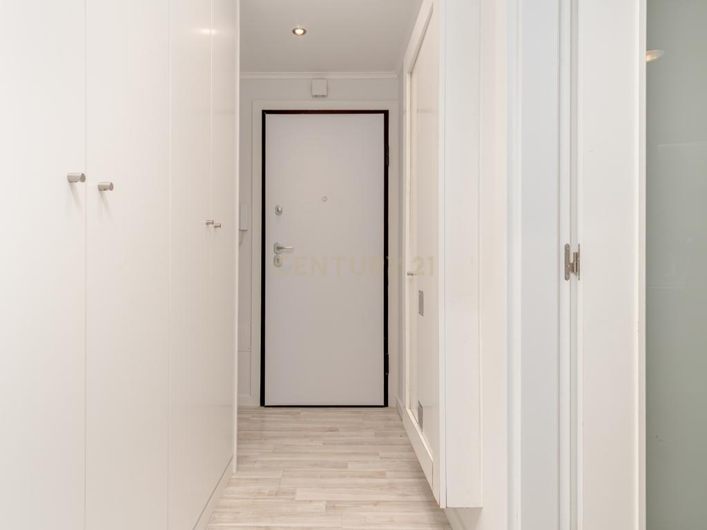 Apartamento Renovado T2 em São Vicente, Lisboa - Image 8