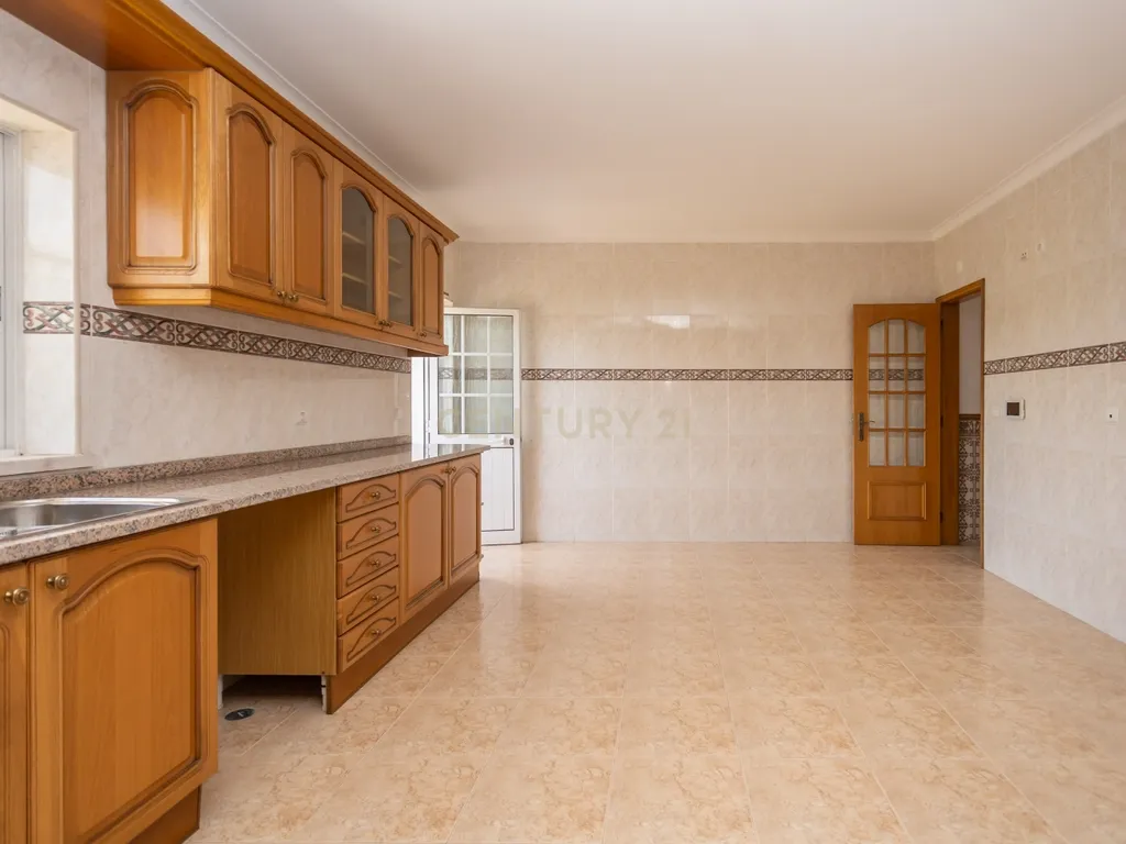 Moradia de 6 assoalhadas em lote de 500 m2 - Image 8