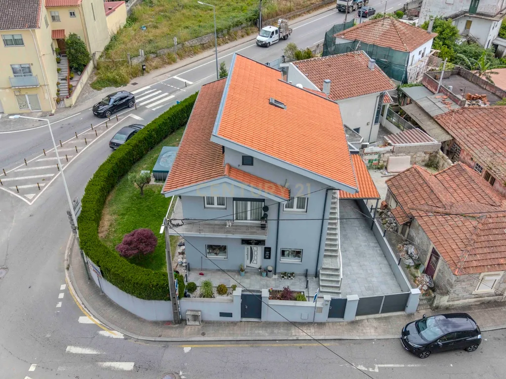 MORADIA NO CENTRO DE GONDOMAR - Image 41