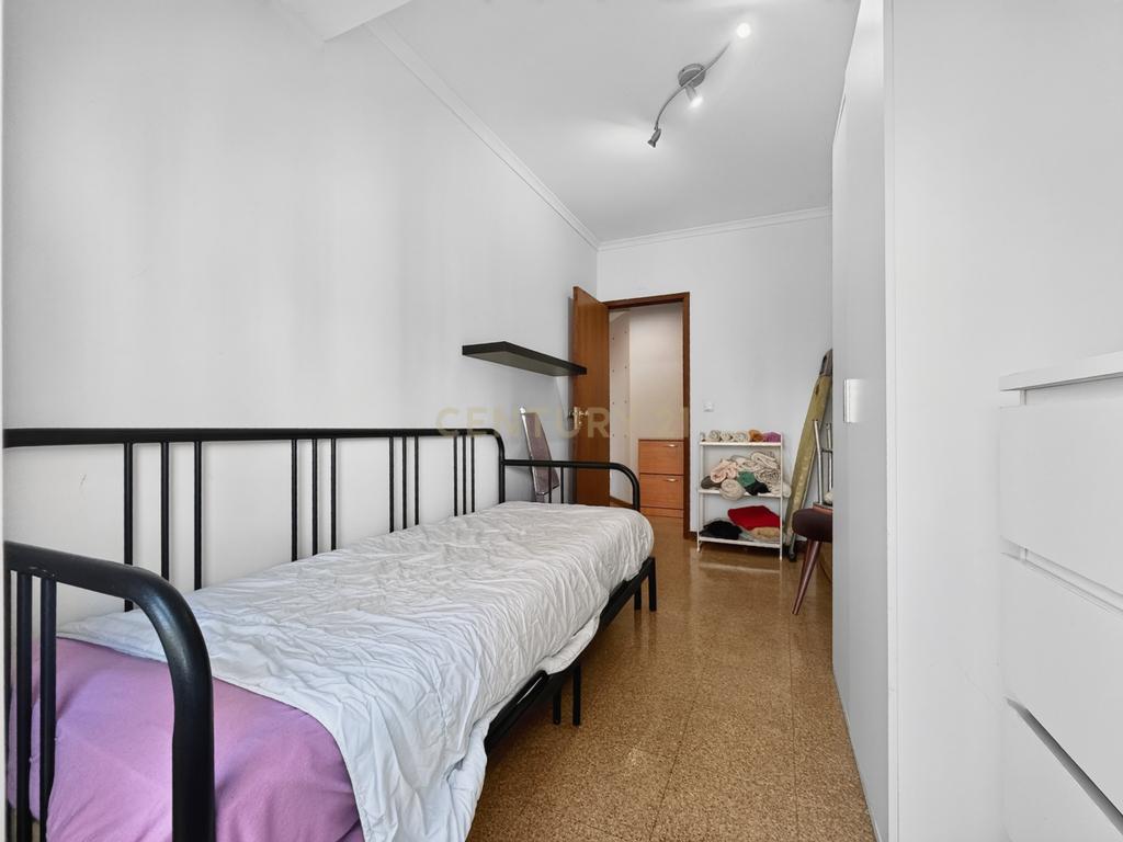 Apartamento T3 Duplex com Vista Desafogada no Monte da Caparica - Image 39