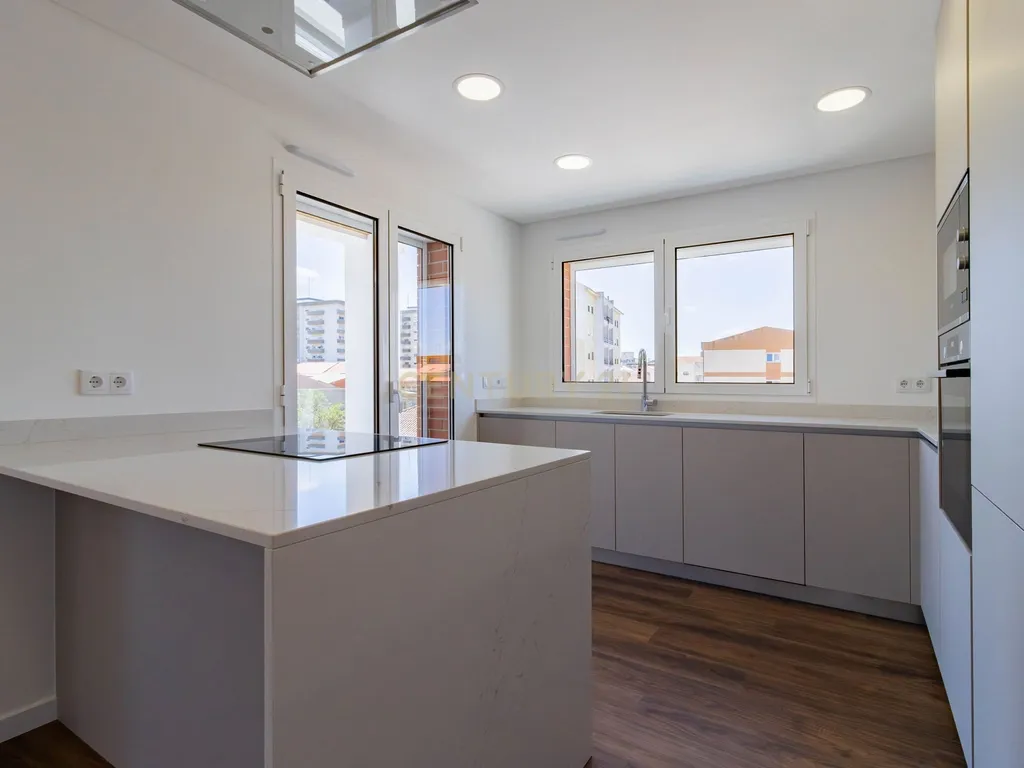 Apartamento T3, em construção, na Marinha Grande - Image 5
