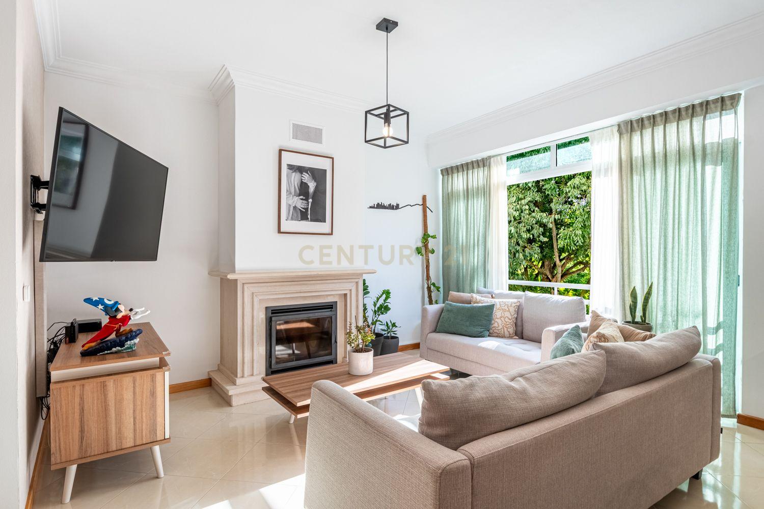 Apartamento T3 em Vialonga, €430.000