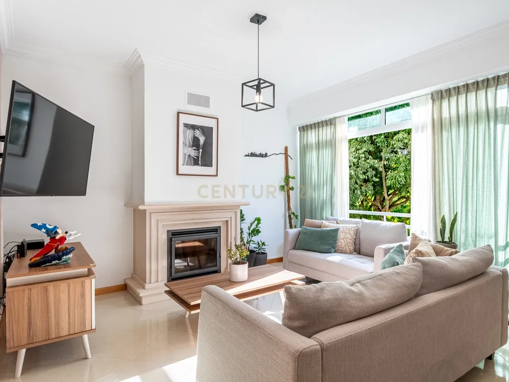 T3 com suite, lareira e BOX PRIVATIVA DE 41 m² | Quinta da Flamenga – Vialonga - Image 1