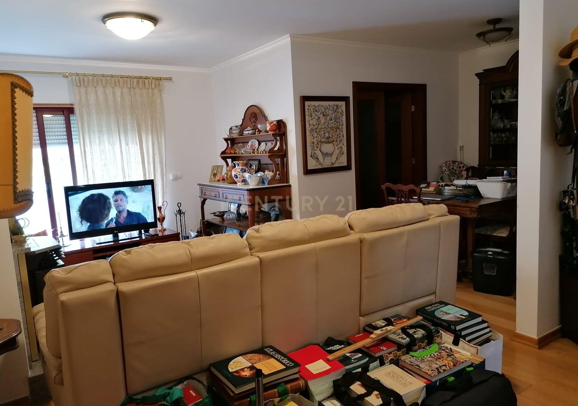 Fotografia 7 de Apartamento T4 Duplex com varandas e Terraço - Lugar de Garagem na cave em Condomínio Privado – Évora
