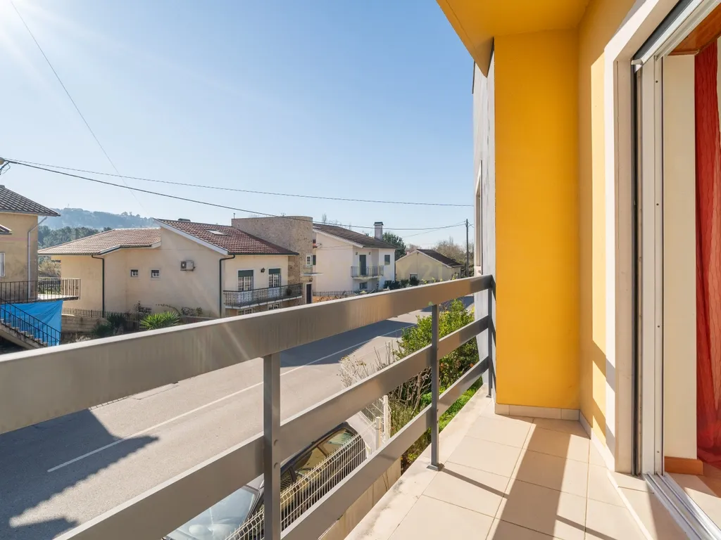 Moradia T4 com sótão versátil e excelentes acessos – uma oportunidade única - Image 26