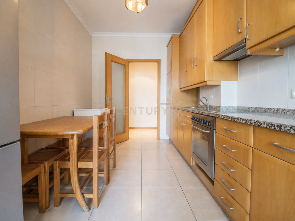 Apartamento T3 com Garagem Dupla na Quinta da Borloteira, Figueira da Foz - Image 7