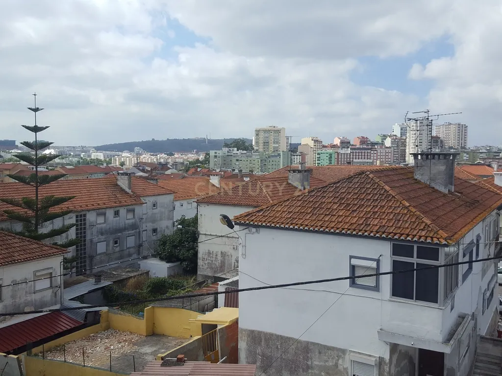 T2 | Bairro Mário Madeira | Pontinha - Image 16
