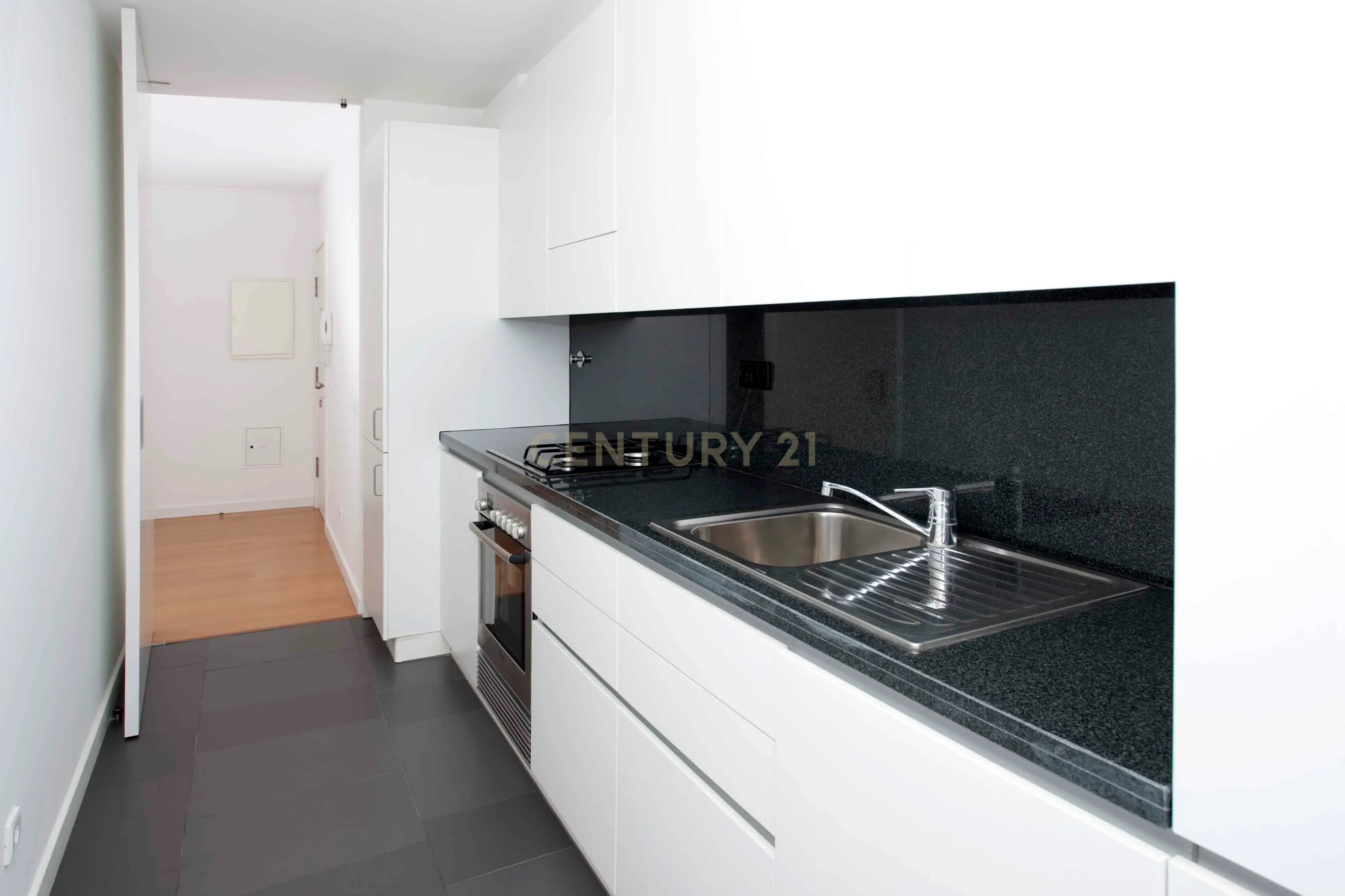 Apartamento T2 com Vista para o Mar em Lisboa - 1600€ - Image 21