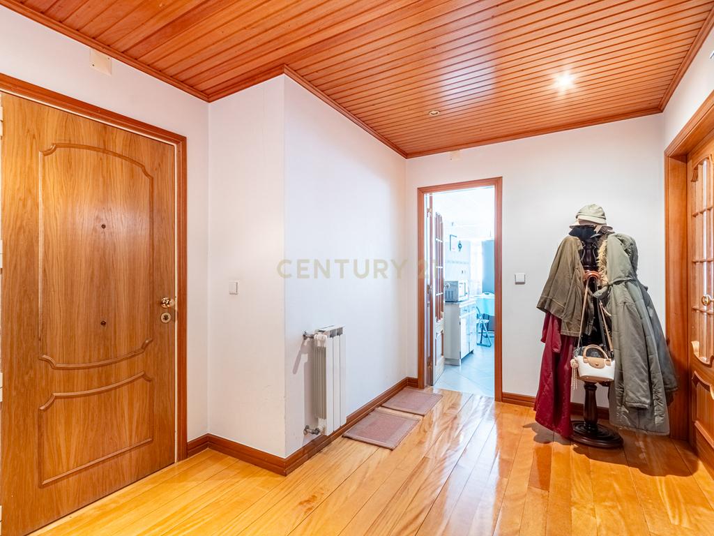 Penthouse T3 + Sótão (2 divisões) com Vista Mar, nos Jardins da Parede - Image 34