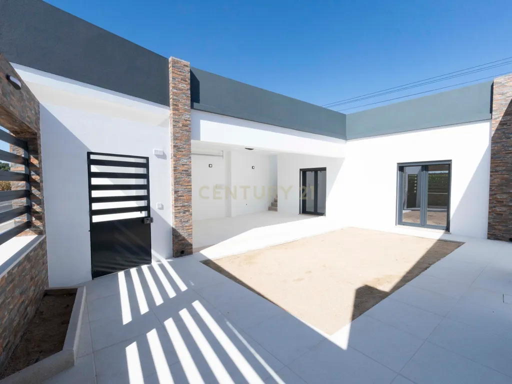 Moradia T3 totalmente remodelada em Azeitada, Benfica do Ribatejo - Image 18