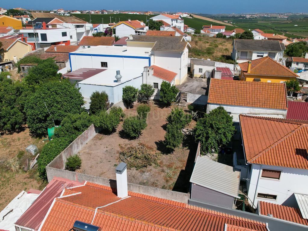 ** Excelente Moradia T3 c/ boas áreas na Ventosa - Torres Vedras ** - Image 52
