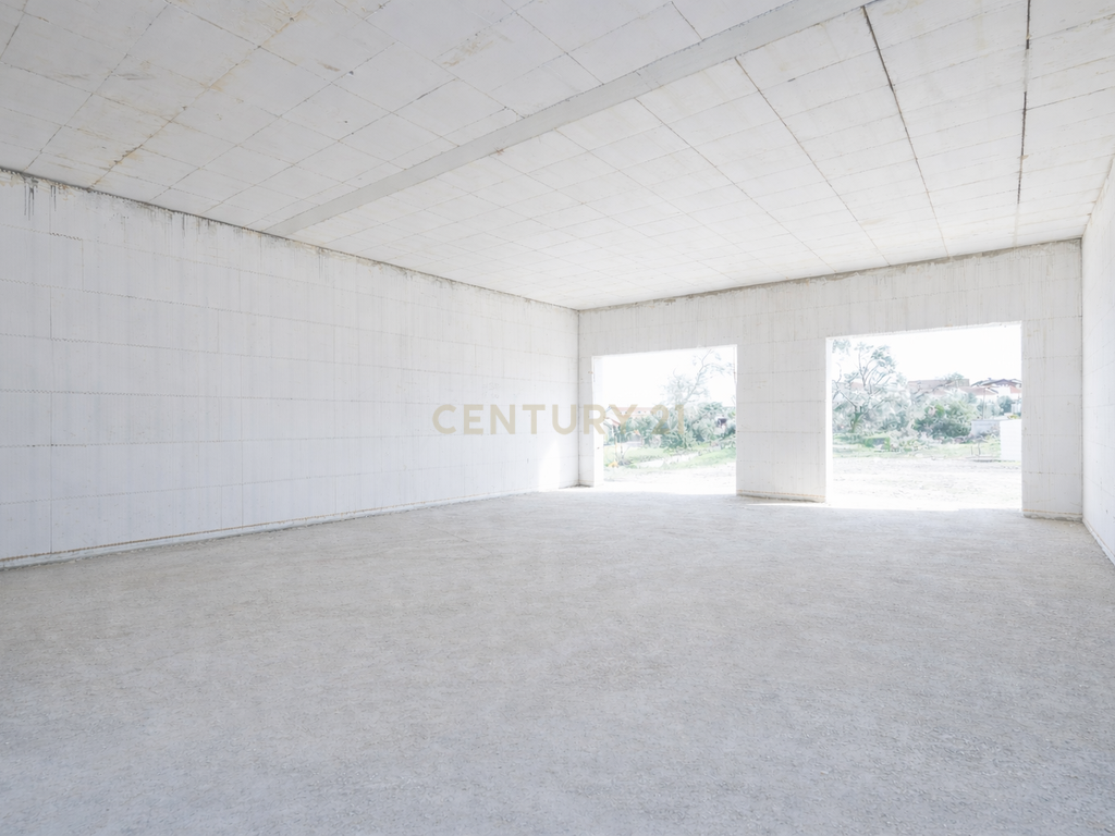 T1 Único em Leiria: Construção ICF em Condomínio Fechado com Piscina - Image 1