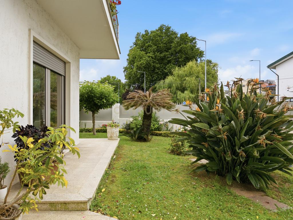 Moradia T4 de Gaveto espaçosa - Quinta das Rosas - Image 23