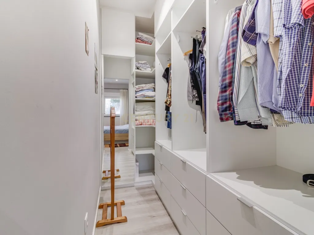 Moradia T3 Térrea Isolada com Zona Gourmet, Garagem e Carregamento Elétrico – Alcabideche - Image 21