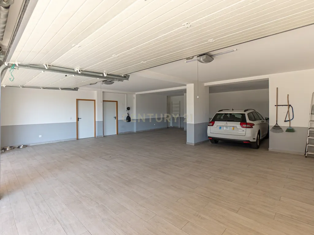 Fantástica moradia T4 de Luxo com piscina em Valongo - Image 37