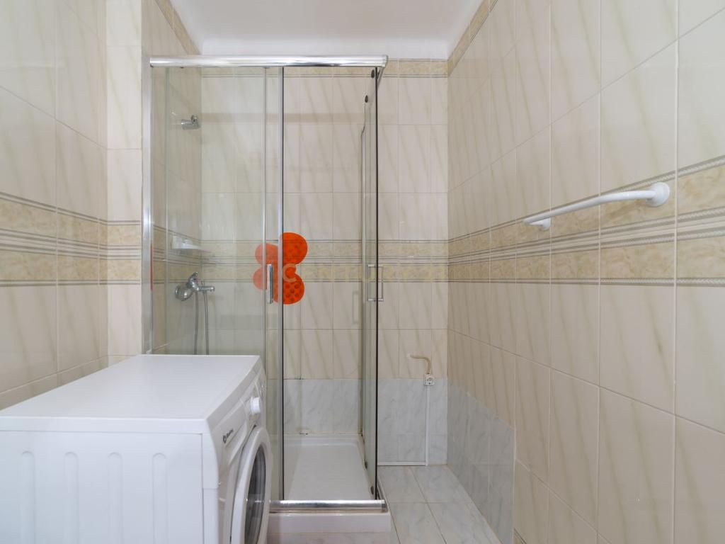 Apartamento T2 em Monte Gordo – Rua Pedonal, a poucos metros da praia - Image 19