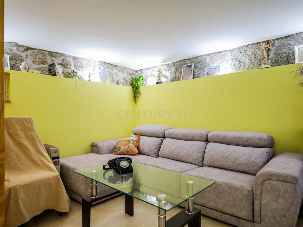Moradia Renovada em Aboim da Nóbrega Gondomar e Vila Verde, Braga - Image 9