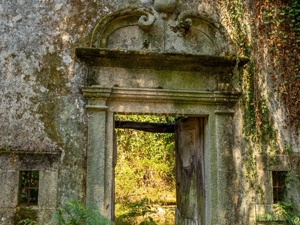 Quinta para reconstrução , em Anais, em Ponte de Lima – a vila mais antiga de Portugal. - Image 29