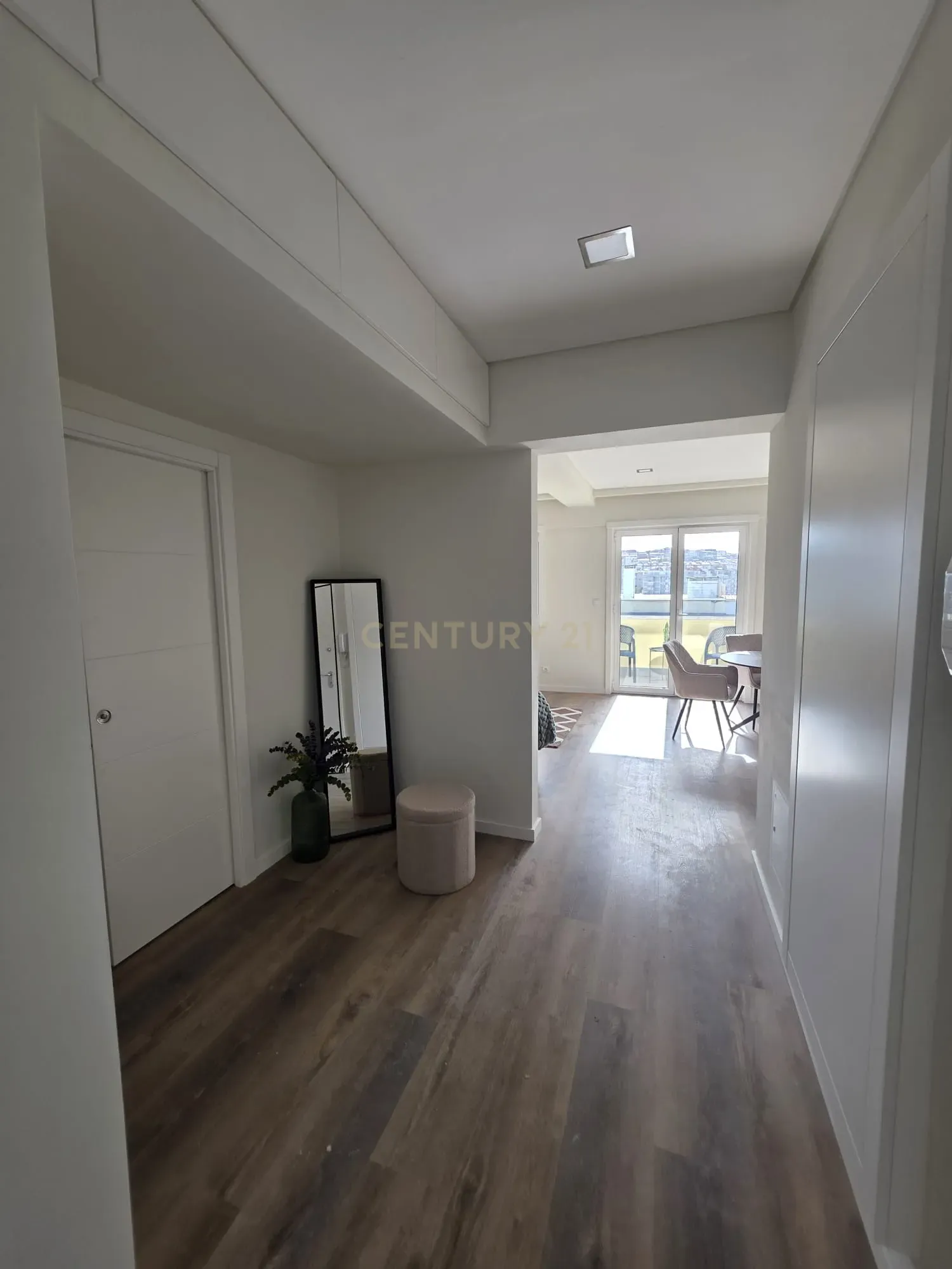 Fotografia 2 de Apartamento T3 Novo em Benfica | varanda aberta | suite | 2 elevadores e 2 Anos de Garantia