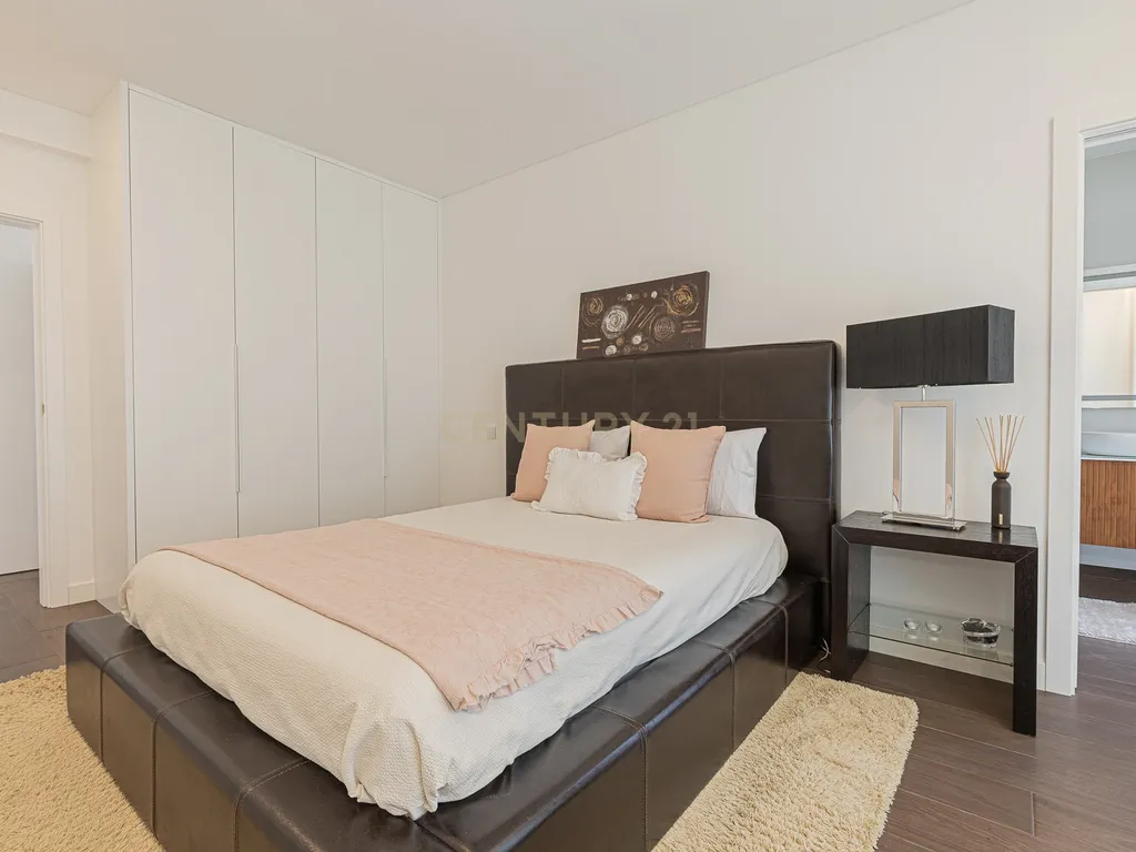 Moradia T4 de luxo, lote de gaveto 805m2, com cave e piscina. - Image 23