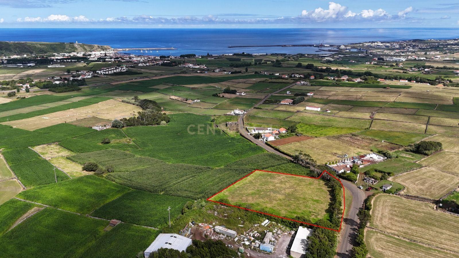 Fotografia 8 de Terreno com Vista Mar em Praia da Vitória, Ilha Terceira