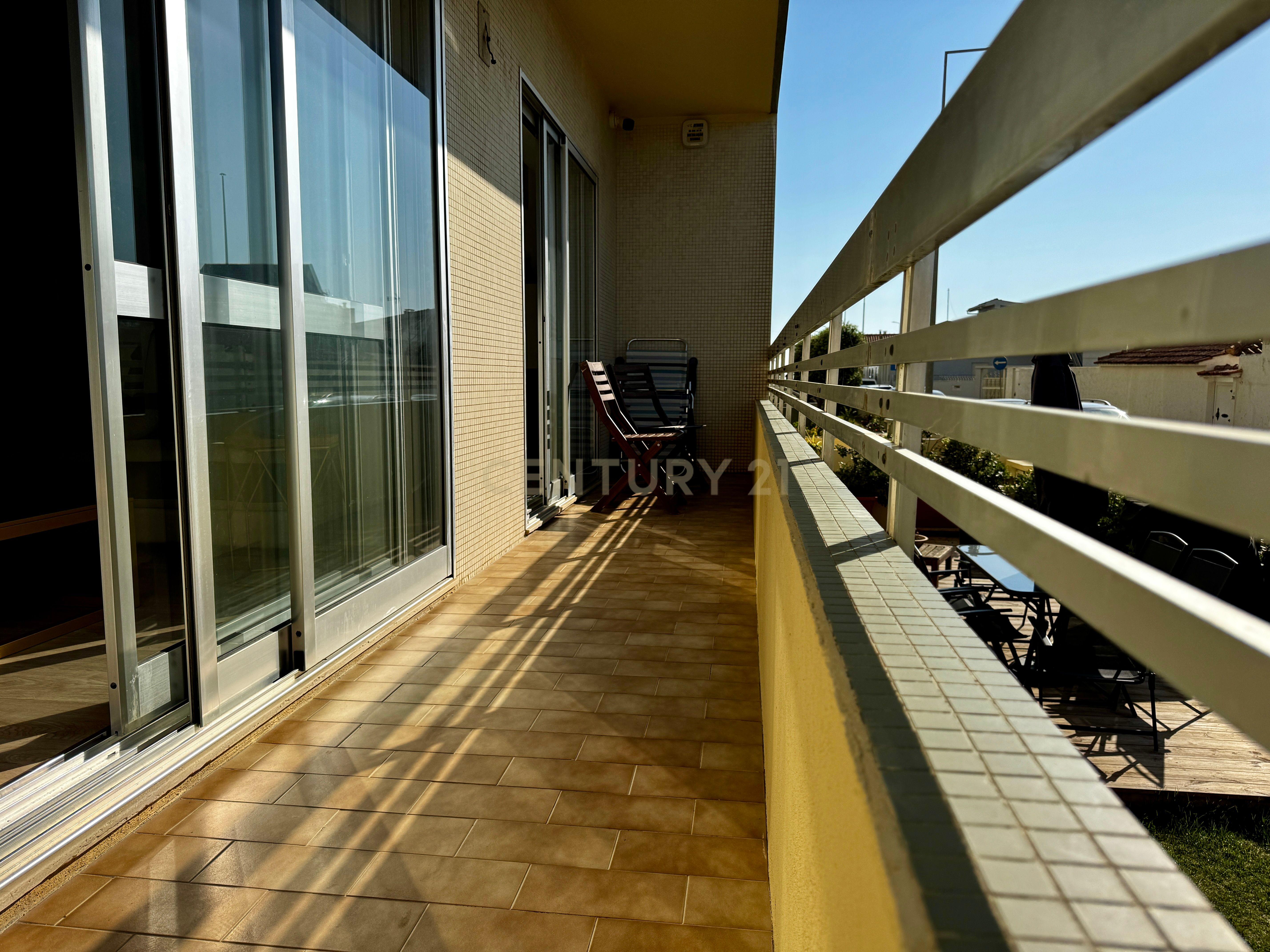 Fotografia 8 de T3 COM VIVÊNCIA DE ANDAR-MORADIA | JARDIM E TERRAÇO PRIVATIVOS | A 150 M DA PRAIA DE Mindelo, Porto