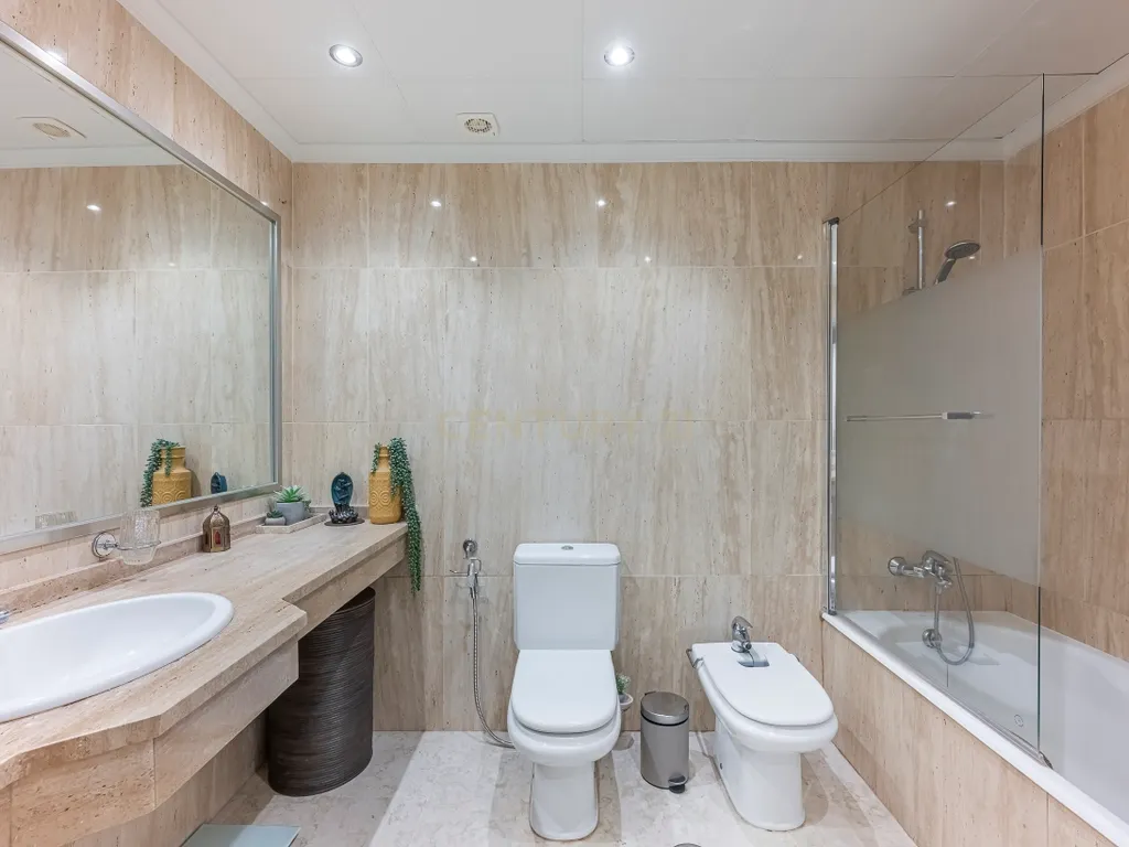 Apartamento com 2 quartos e jardim para alugar na aldeia de Santa María, Elviria - Image 11