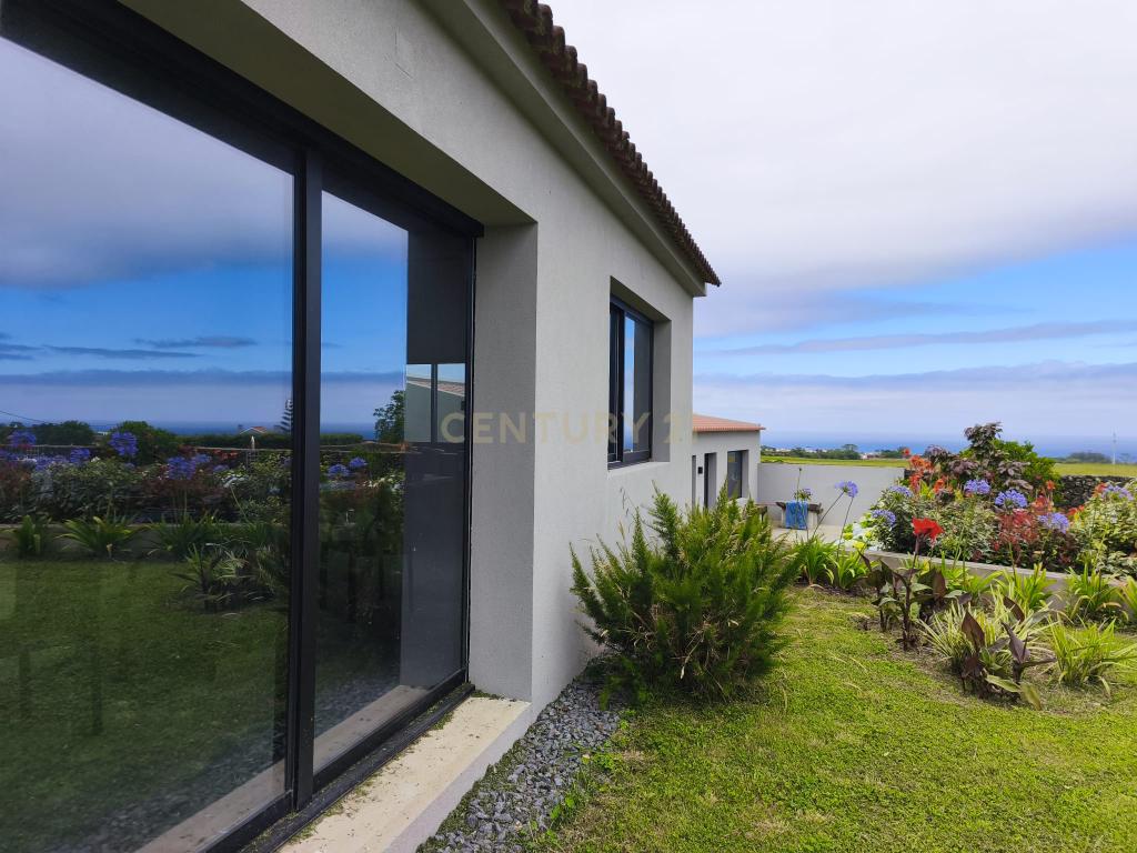Uma residência excepcional no Pico da Pedra, Ribeira Grande - Image 6